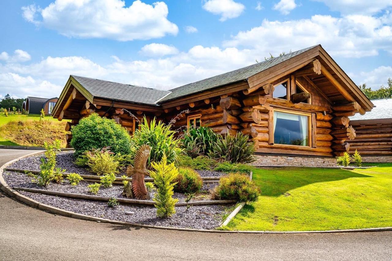 The Log Cabins At The Vu Bathgate Εξωτερικό φωτογραφία
