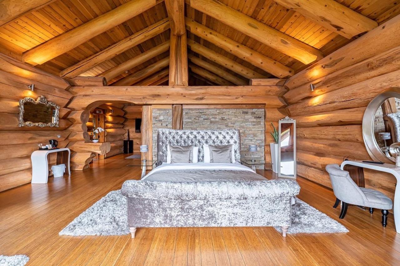 The Log Cabins At The Vu Bathgate Εξωτερικό φωτογραφία