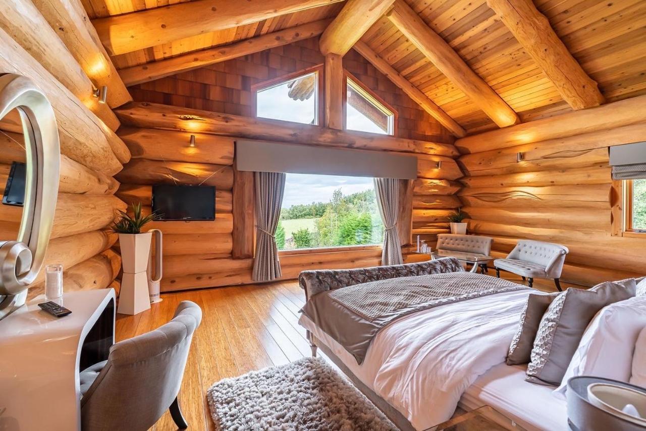 The Log Cabins At The Vu Bathgate Εξωτερικό φωτογραφία